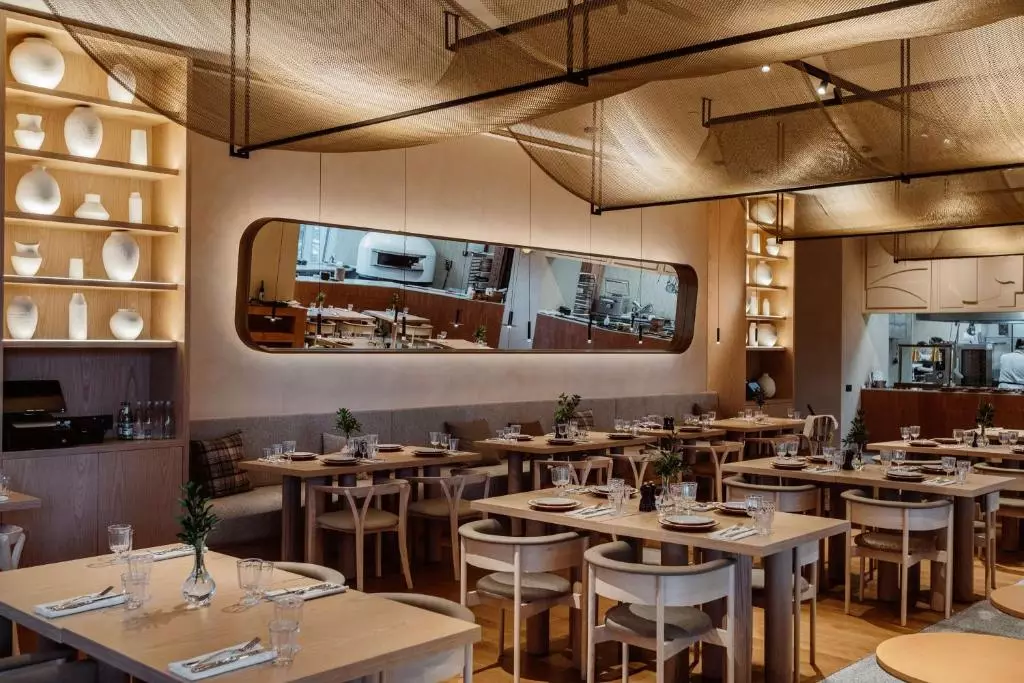 رستوران HOTEL RADISSON BLU